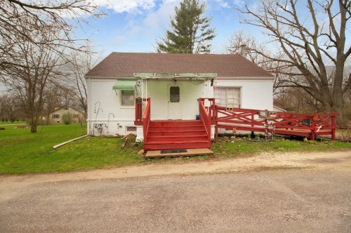 3336 Riverway St, Momence, IL 60954-3260