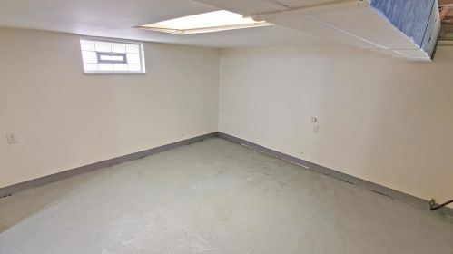 121 Forrer St, Cincinnati OH 45215-3049 exterior