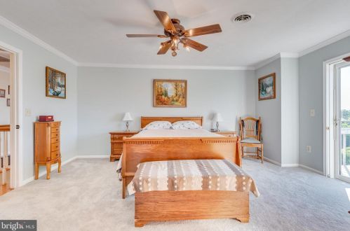 1942 Fairview Dr, Berkeley Springs WV  25411-3219 exterior