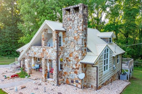 630 Nance Springs Rd, Dalton, GA 30721-5321