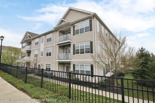 522 Mill Pond Way, Tinton Falls NJ 07724-2477 exterior