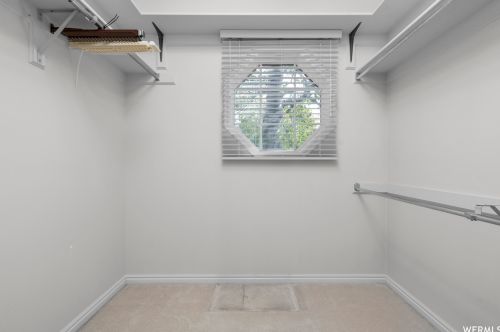 2515 Willow Hl Dr, Sandy UT 84093-1894 exterior