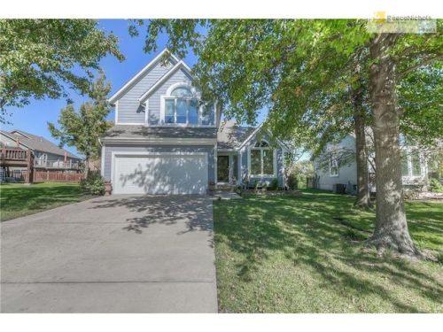 21626 53rd St, Shawnee Mission, KS 66226-9705