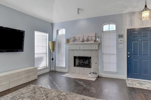 1336 Riley Dr, Carrollton TX 75007-1140 exterior