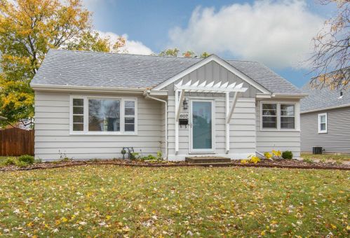2607 18th Ave, Rockford, IL 61108-5727