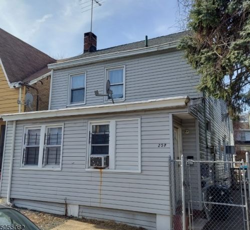 257 Liberty St, Paterson, NJ 07522-1401