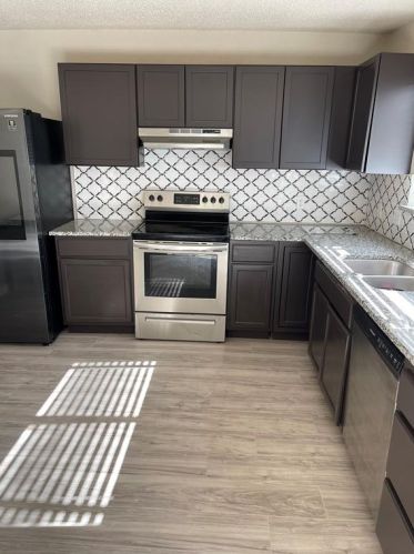 5500 Willow Cir, Fort Worth TX  76112-1952 exterior