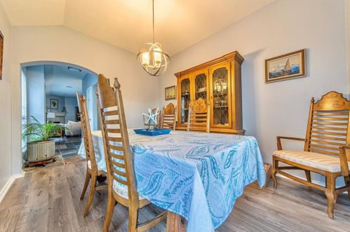 1305 Deville Cir, Garland TX 75043-1851 exterior