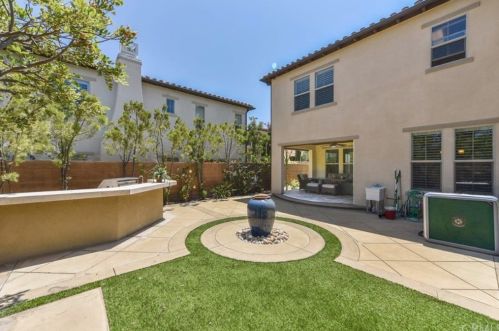 73 Gainsboro, Irvine CA  92620-2187 exterior