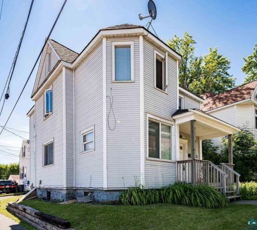 223 11th Ave, Duluth, MN 55806-2260