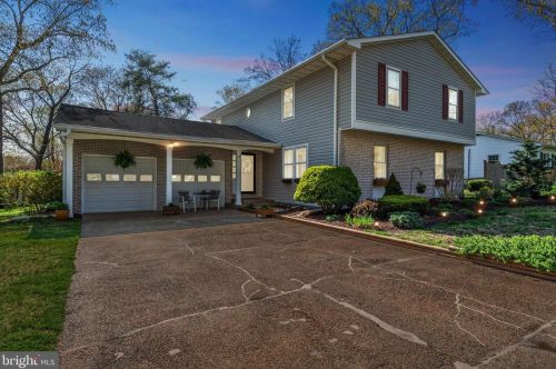 196 Sillery Bay Rd, Riviera Beach, MD 21122-5952