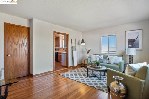 5508 Van Fleet Ave, Richmond, CA 94804-5944