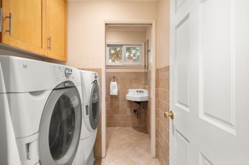 2921 Graceland Way, Glendale CA 91206-1332 exterior