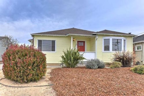 30 Clifford Ave, Watsonville, CA 95076-2610