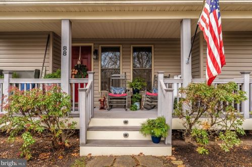 88 Nemacolin Trl, Hedgesville, WV 25427-4300