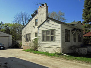 128 Lincoln St, Westmont, IL 60559-1612