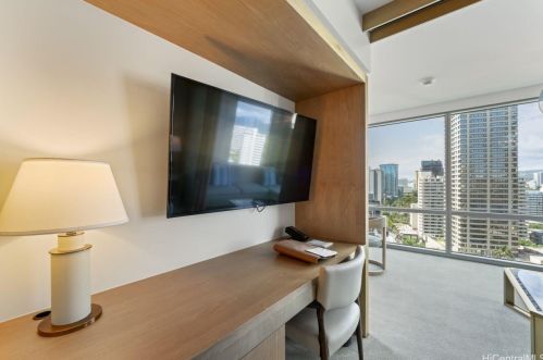 383 Kalaimoku St, Honolulu HI  96815 exterior