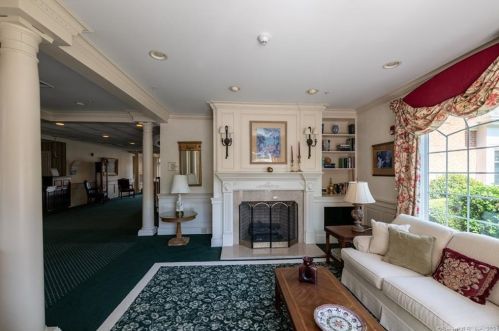 70 Southwick Ct, Cheshire CT  06410-3484 exterior