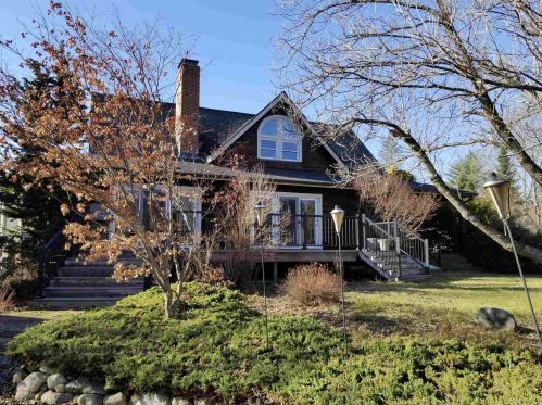 1 Ashlie Rd, South Hampton, NH