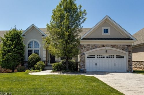 22 Johns Dr, Warren, NJ 07059-3006