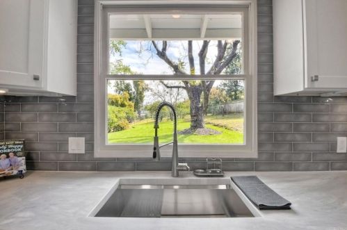 2459 Alta Vista Dr, Vista CA  92084-7028 exterior