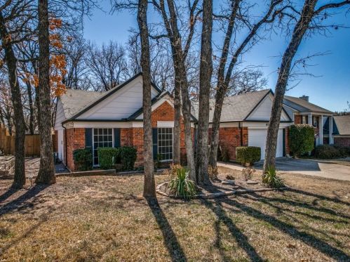 6728 Ridgewood Dr, Fort Worth, TX 76182-7636