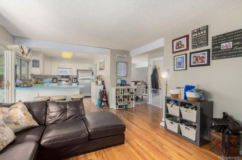 7556 Rosemary Cir, Englewood CO 80112-6421 exterior