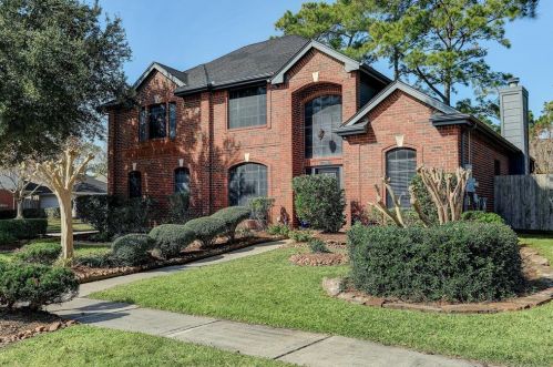 2310 Dixie Woods Dr, Pearland, TX 77581-5839