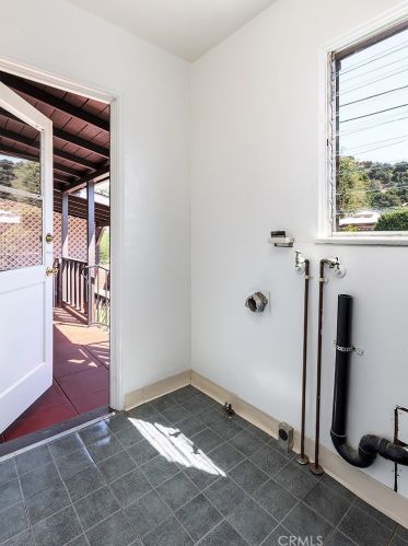 1834 Alpha Rd, Glendale CA  91208-2134 exterior
