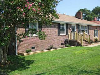 872 Philpotts Rd, Norfolk VA  23513-3102 exterior