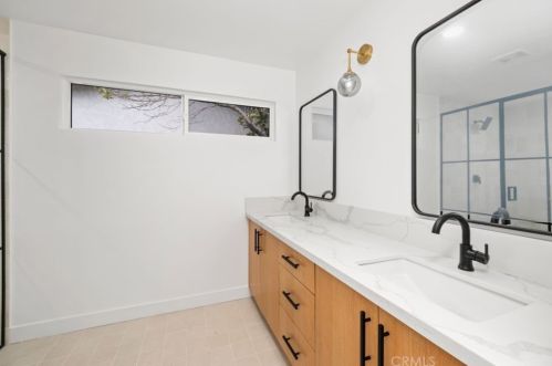 5261 Allott Ave, Van Nuys CA  91401-5902 exterior