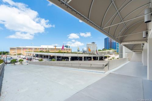 410 Atkinson Dr, Honolulu HI  96814-4730 exterior