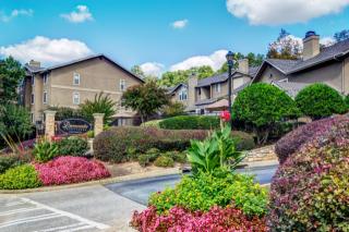 6873 Peachtree Dunwoody Rd, Atlanta GA  30328-1610 exterior