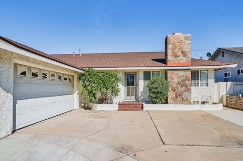 9382 Alderbury St, Cypress, CA 90630-2807