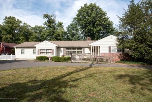 17 Swimming River Rd, Lincroft, NJ 07738-1725