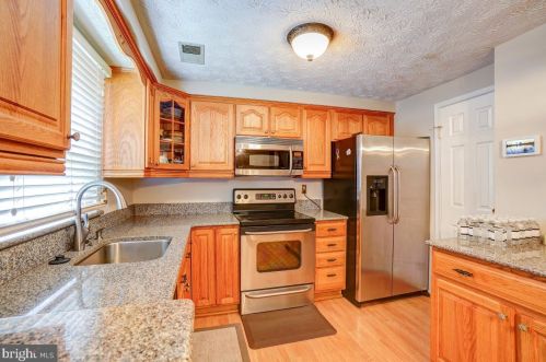 1101 Sandy Hollow Ct, Silver Spring MD 20905-6050 exterior