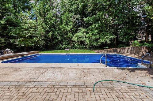 810 Mabry Rd, Atlanta GA  30328-2662 exterior