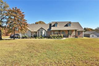 10500 Hunters Path Cir, Edmond, OK 73034-2206