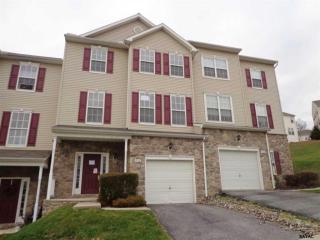 2124 Maple Crest Blvd, York, PA 17406-1566