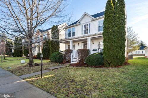 16143 Indus Dr, Woodbridge, VA 22191-6049