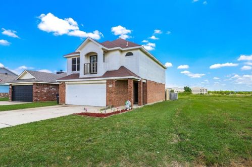 9229 Coral Ln, Fort Worth, TX 76140-5653