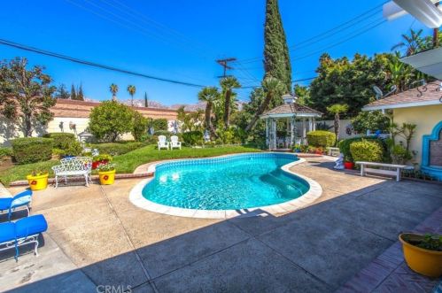 3520 Watkins Dr, Riverside CA  92507-4609 exterior