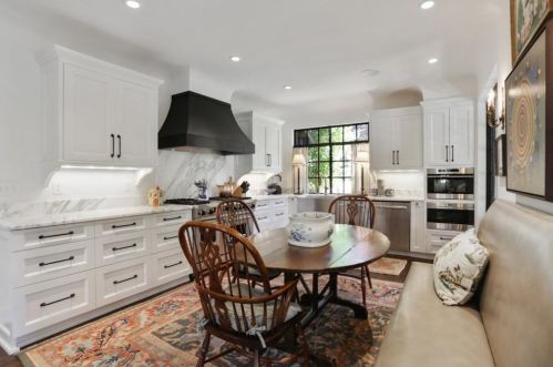 81 Lakeview Ave, Atlanta GA  30305-3779 exterior