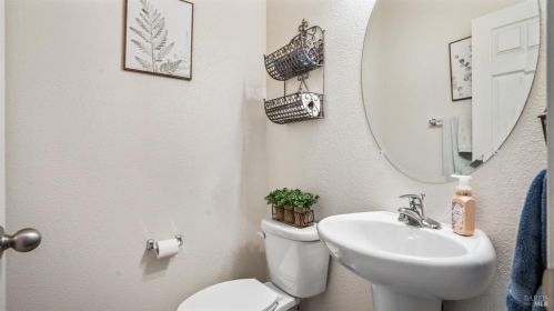 5283 Gramercy Cir, Fairfield CA  94533-6680 exterior