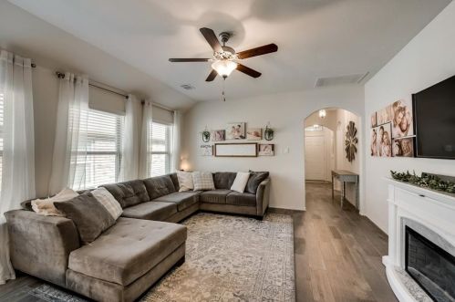 5845 Dew Plant Way, Fort Worth TX  76123-5021 exterior