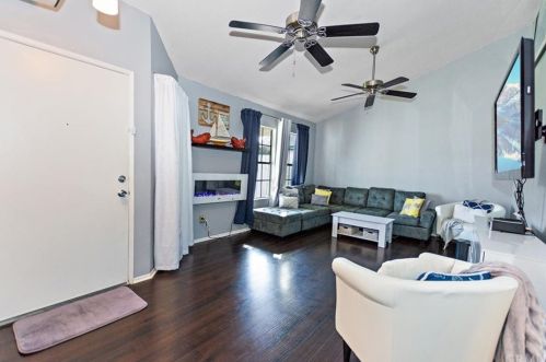 1941 Cherry Wood Ln, Colton, CA 92324-4565