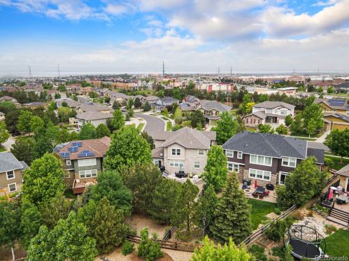 24662 Ontario Dr, Aurora CO 80016-4125 exterior