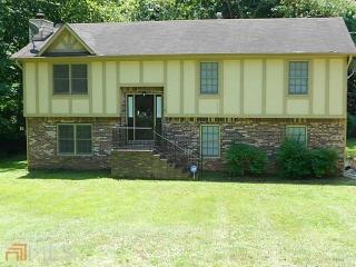 5852 Mac Dr, Norcross, GA 30093-5137
