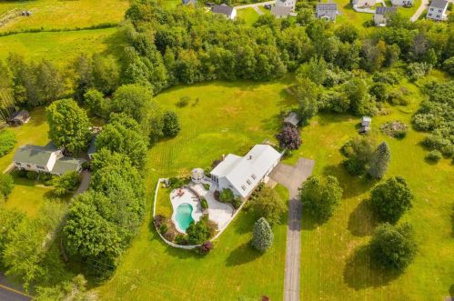190 County Farm Cross Rd, Dover NH  03820-6006 exterior