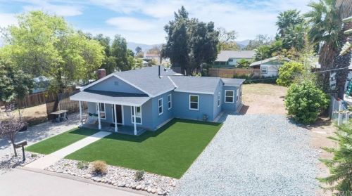 214 Jarrett Ln, El Cajon, CA 92021-4026
